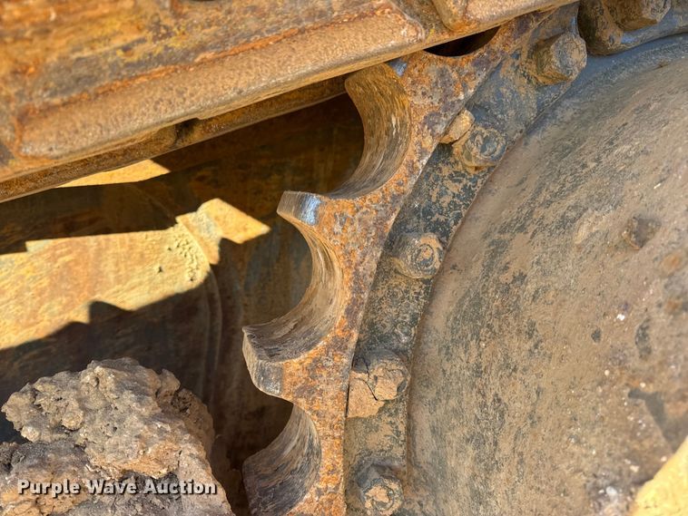 image for item EN0887 1992 Caterpillar D7H dozer