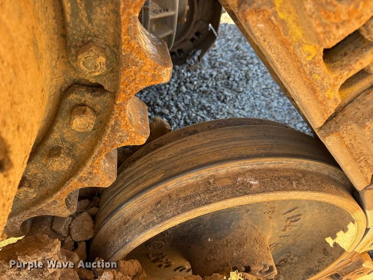 image for item EN0887 1992 Caterpillar D7H dozer