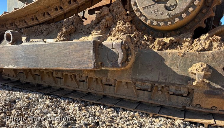 image for item EN0887 1992 Caterpillar D7H dozer