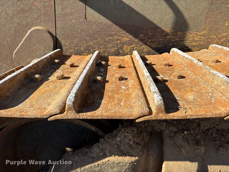 image for item EN0887 1992 Caterpillar D7H dozer