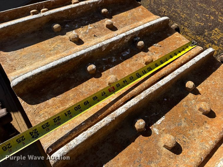 image for item EN0887 1992 Caterpillar D7H dozer