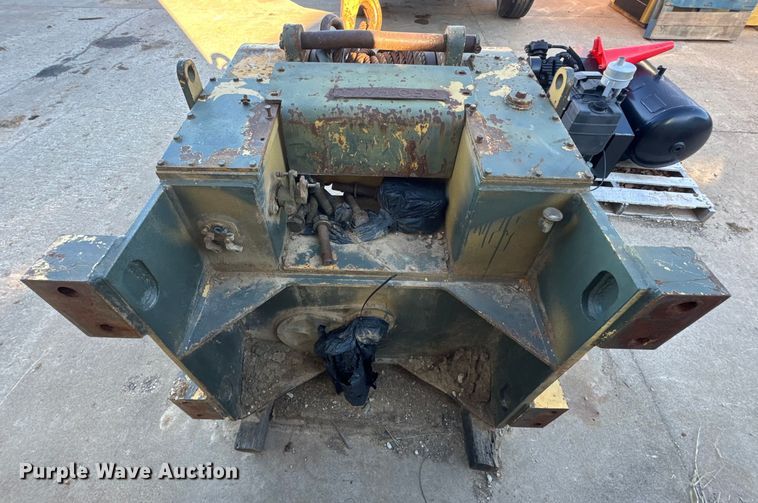 image for item EN0887 1992 Caterpillar D7H dozer