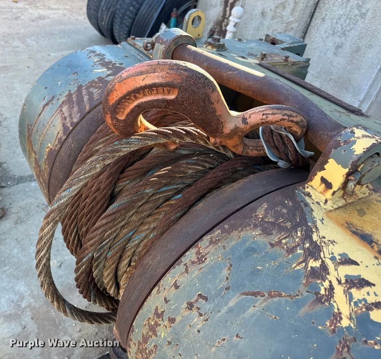 image for item EN0887 1992 Caterpillar D7H dozer