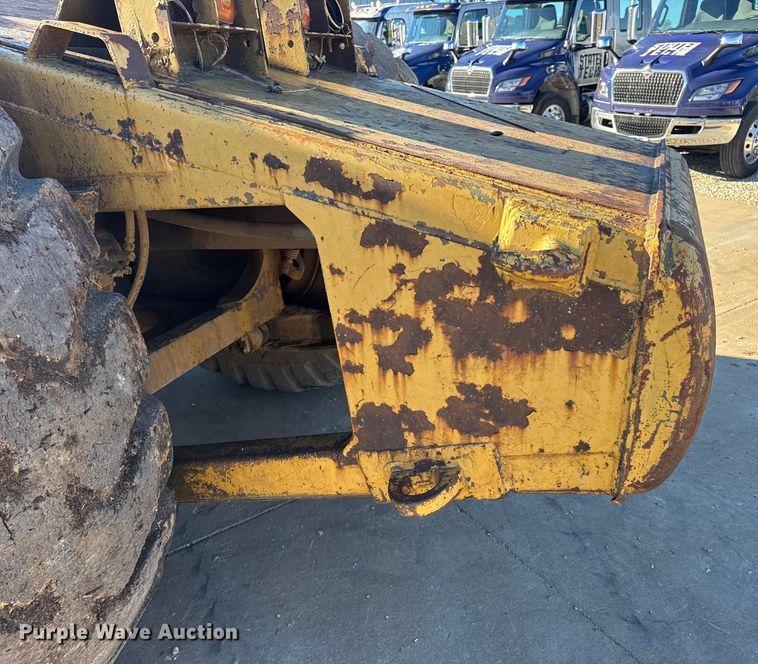 image for item EN0888 1985 Caterpillar 621B conventional scraper 