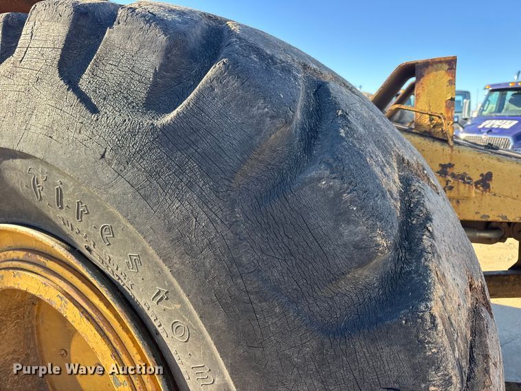 image for item EN0888 1985 Caterpillar 621B conventional scraper 