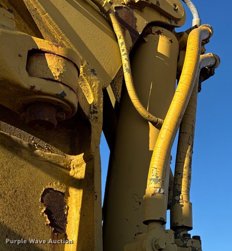 image for item EN0888 1985 Caterpillar 621B conventional scraper 