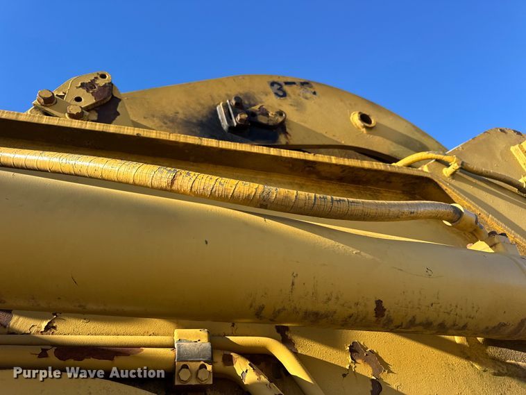 image for item EN0888 1985 Caterpillar 621B conventional scraper 