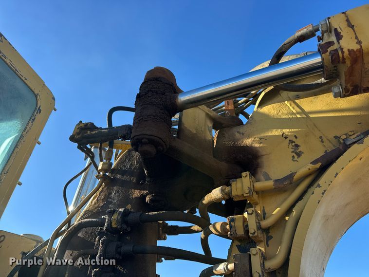 image for item EN0888 1985 Caterpillar 621B conventional scraper 