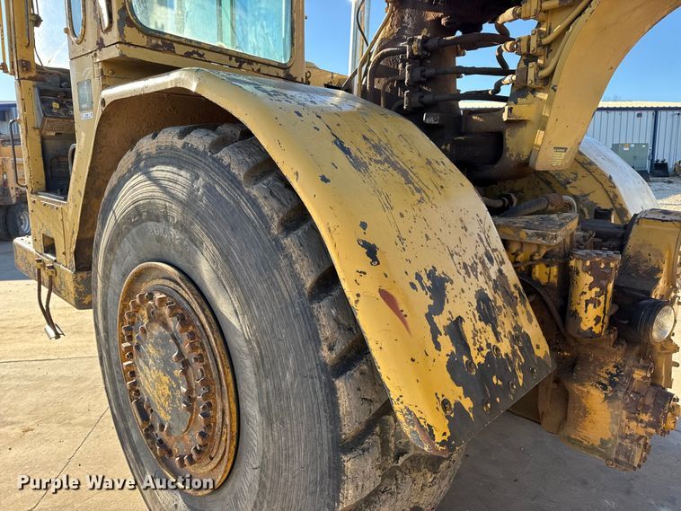 image for item EN0888 1985 Caterpillar 621B conventional scraper 