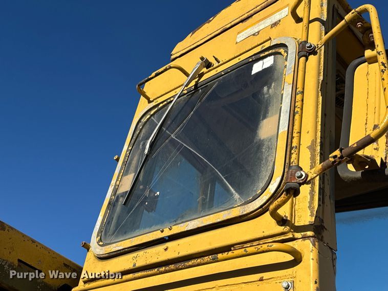 image for item EN0888 1985 Caterpillar 621B conventional scraper 