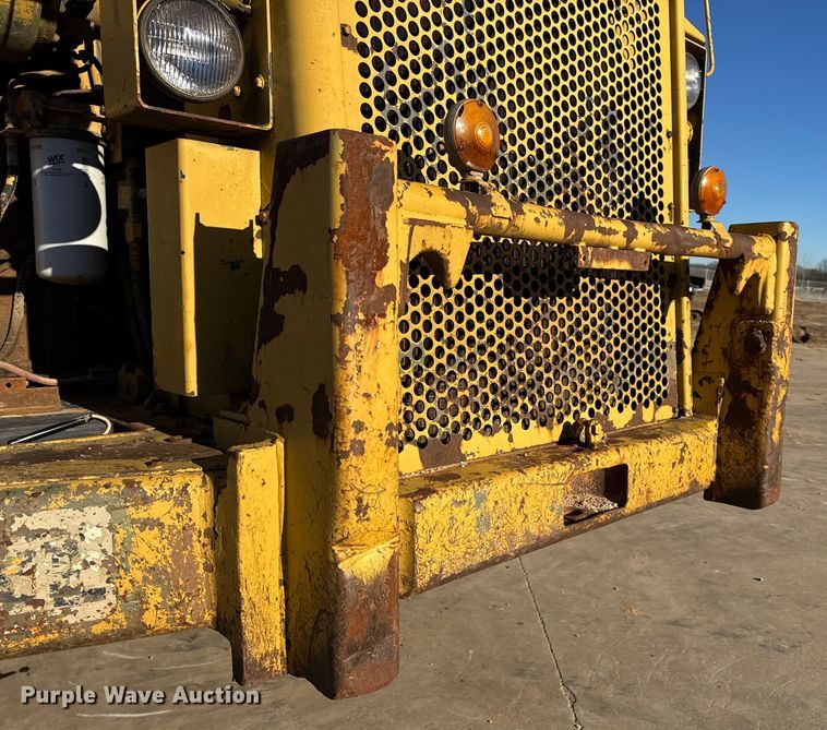 image for item EN0888 1985 Caterpillar 621B conventional scraper 