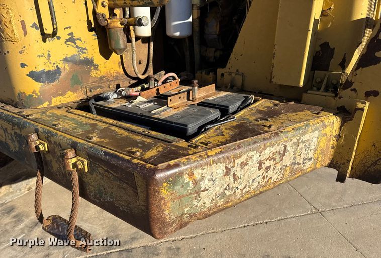 image for item EN0888 1985 Caterpillar 621B conventional scraper 