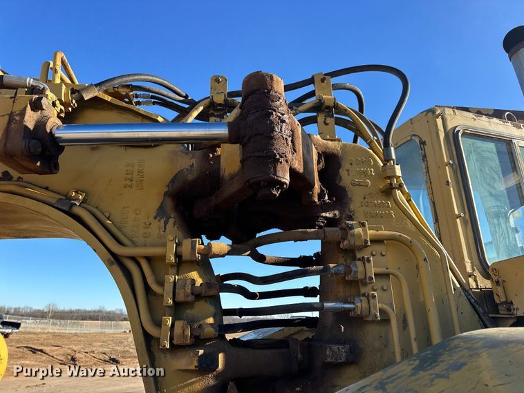 image for item EN0888 1985 Caterpillar 621B conventional scraper 