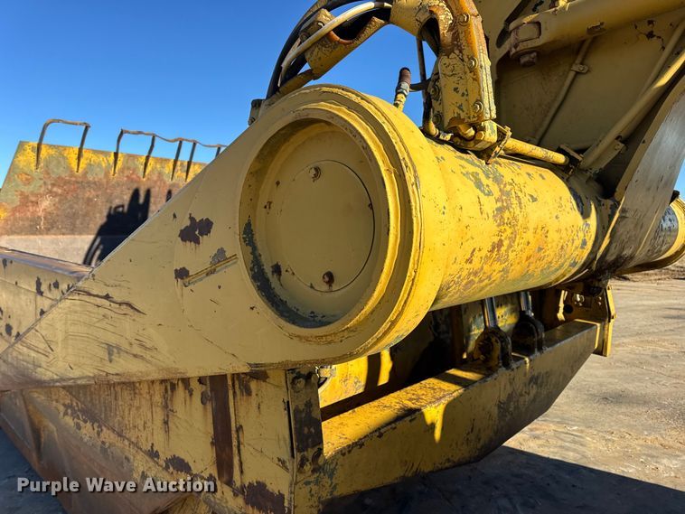 image for item EN0888 1985 Caterpillar 621B conventional scraper 