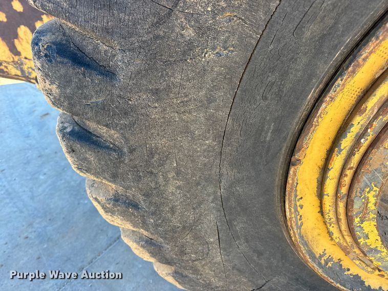 image for item EN0888 1985 Caterpillar 621B conventional scraper 