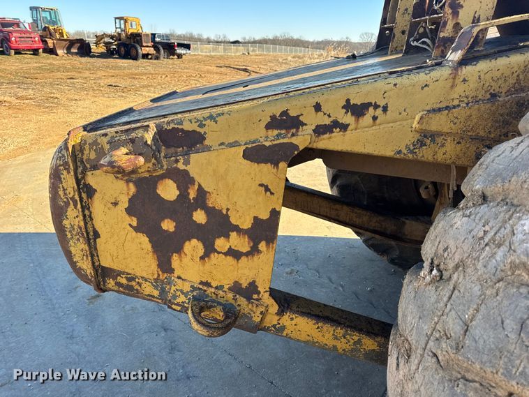 image for item EN0888 1985 Caterpillar 621B conventional scraper 