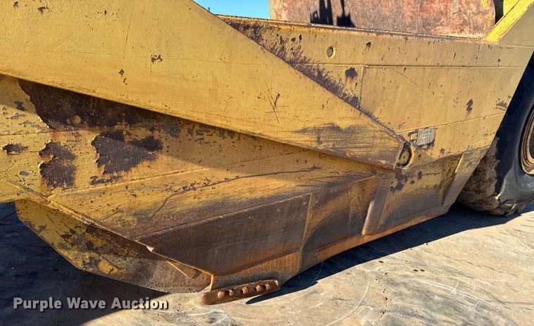 image for item EN0888 1985 Caterpillar 621B conventional scraper 