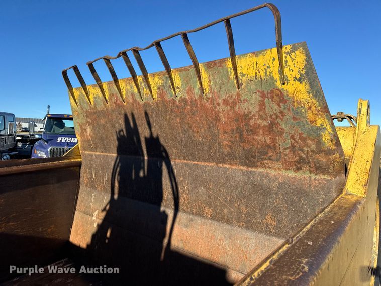 image for item EN0888 1985 Caterpillar 621B conventional scraper 