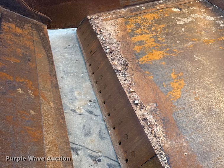 image for item EN0888 1985 Caterpillar 621B conventional scraper 