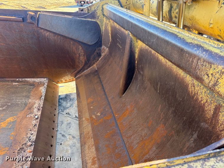 image for item EN0888 1985 Caterpillar 621B conventional scraper 