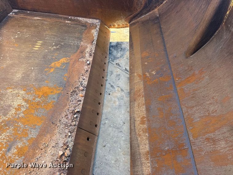 image for item EN0888 1985 Caterpillar 621B conventional scraper 