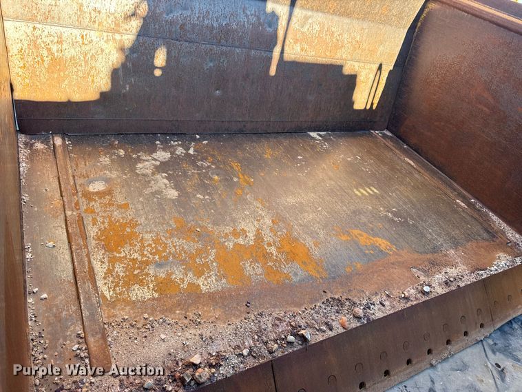 image for item EN0888 1985 Caterpillar 621B conventional scraper 