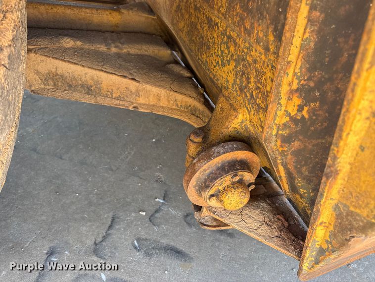 image for item EN0888 1985 Caterpillar 621B conventional scraper 