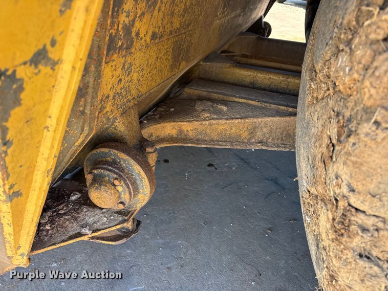 image for item EN0888 1985 Caterpillar 621B conventional scraper 