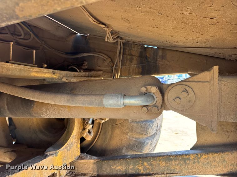 image for item EN0888 1985 Caterpillar 621B conventional scraper 