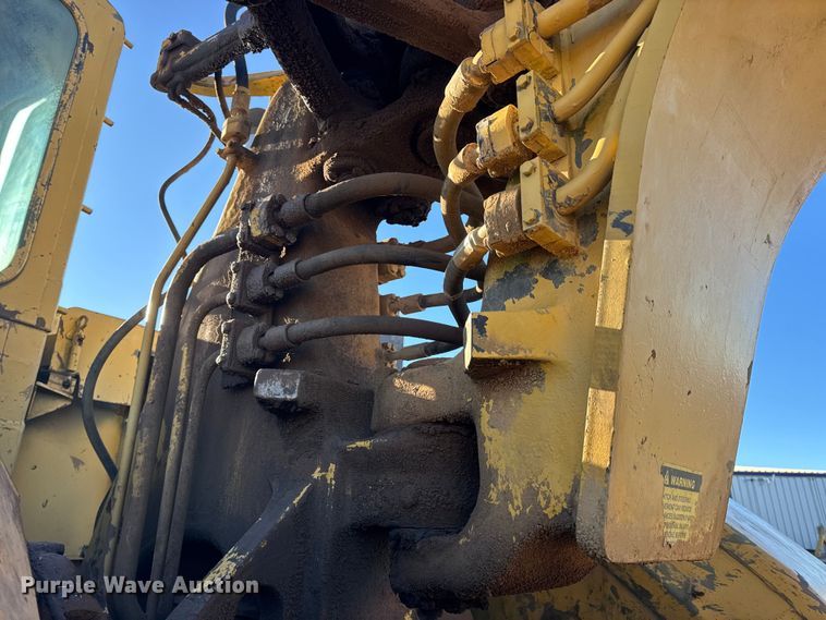 image for item EN0888 1985 Caterpillar 621B conventional scraper 