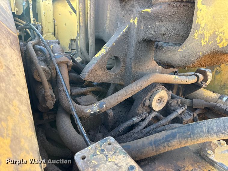 image for item EN0888 1985 Caterpillar 621B conventional scraper 