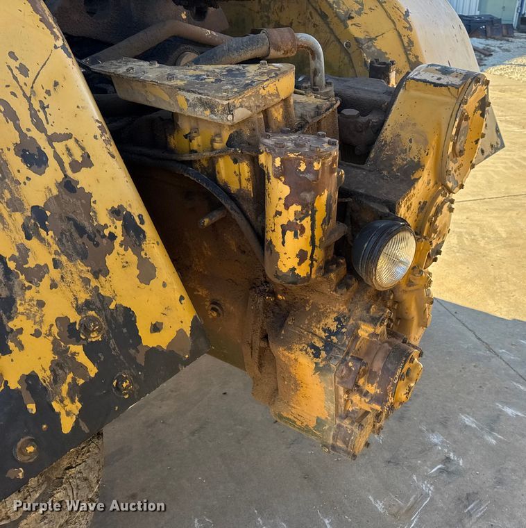 image for item EN0888 1985 Caterpillar 621B conventional scraper 
