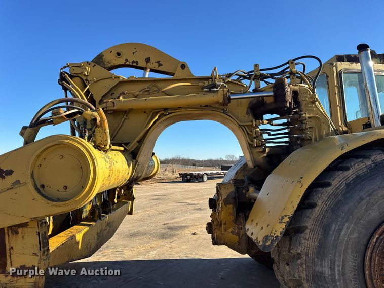 image for item EN0888 1985 Caterpillar 621B conventional scraper 