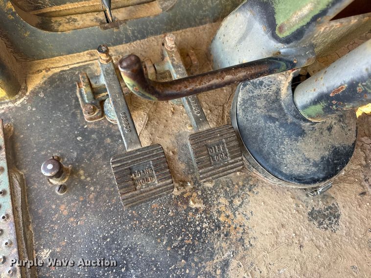 image for item EN0888 1985 Caterpillar 621B conventional scraper 