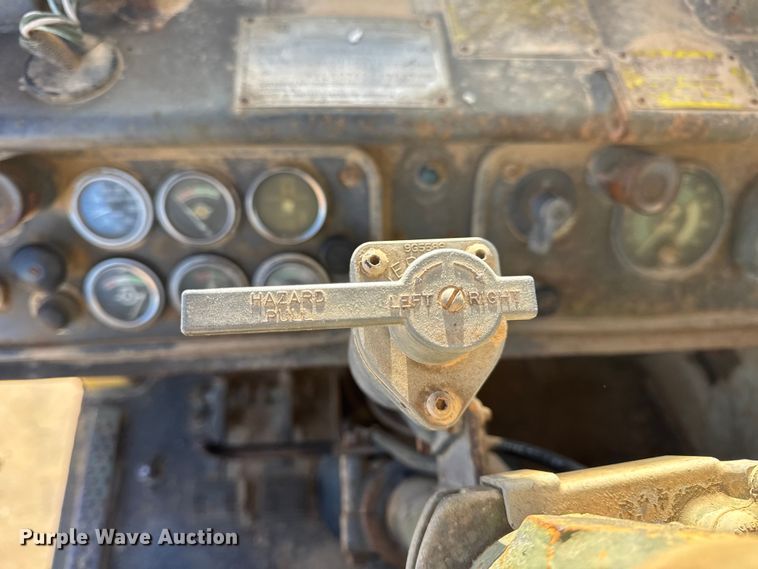 image for item EN0888 1985 Caterpillar 621B conventional scraper 