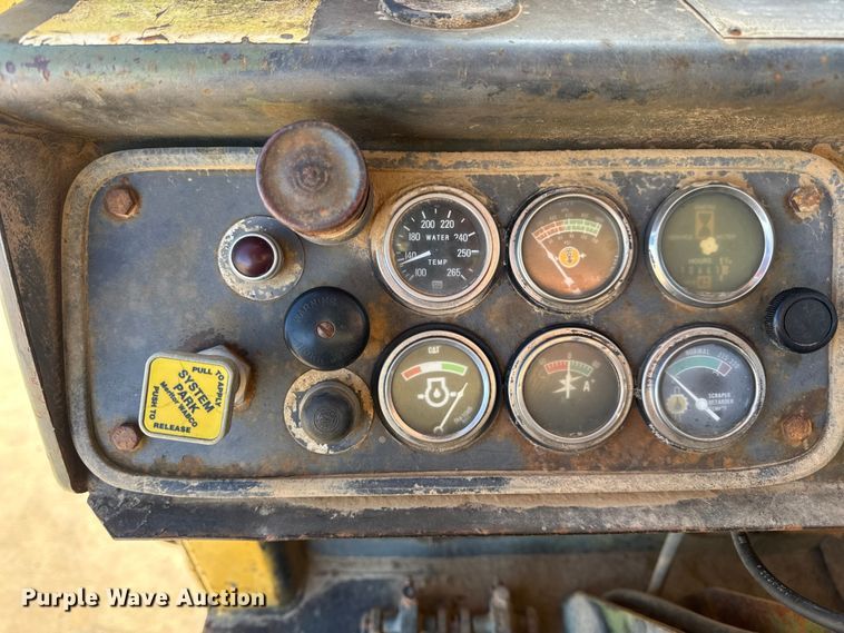 image for item EN0888 1985 Caterpillar 621B conventional scraper 