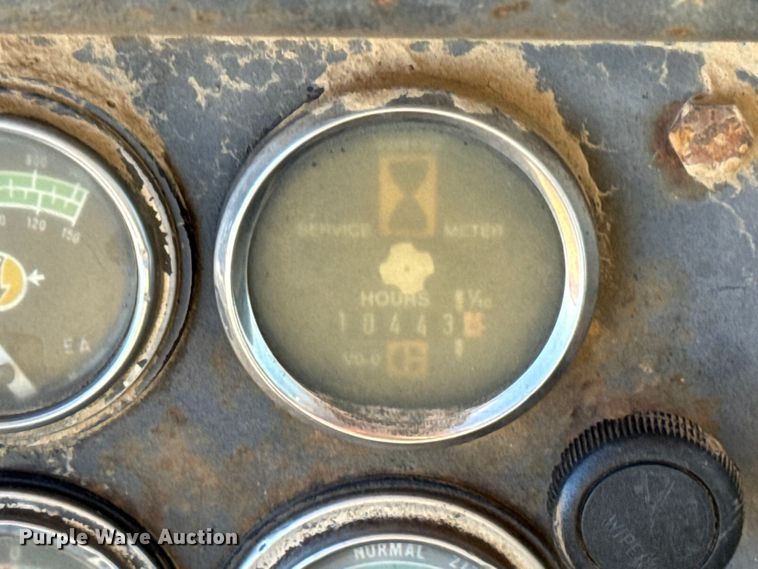 image for item EN0888 1985 Caterpillar 621B conventional scraper 