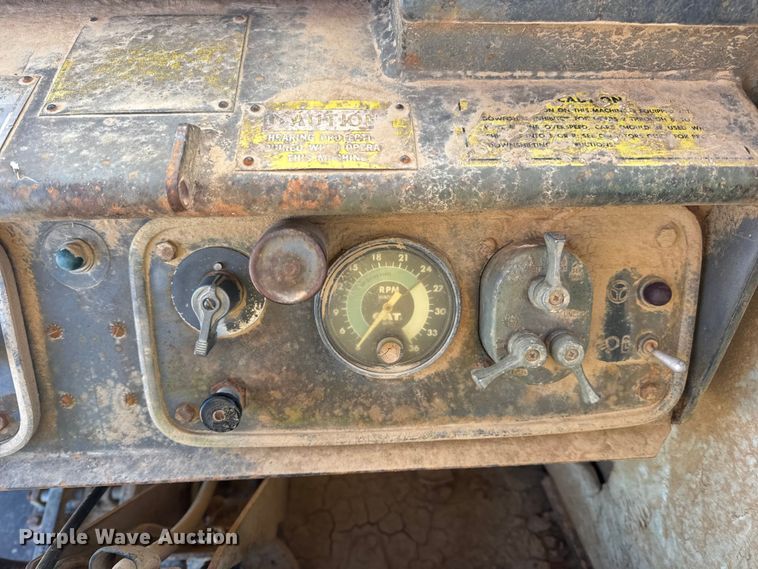 image for item EN0888 1985 Caterpillar 621B conventional scraper 