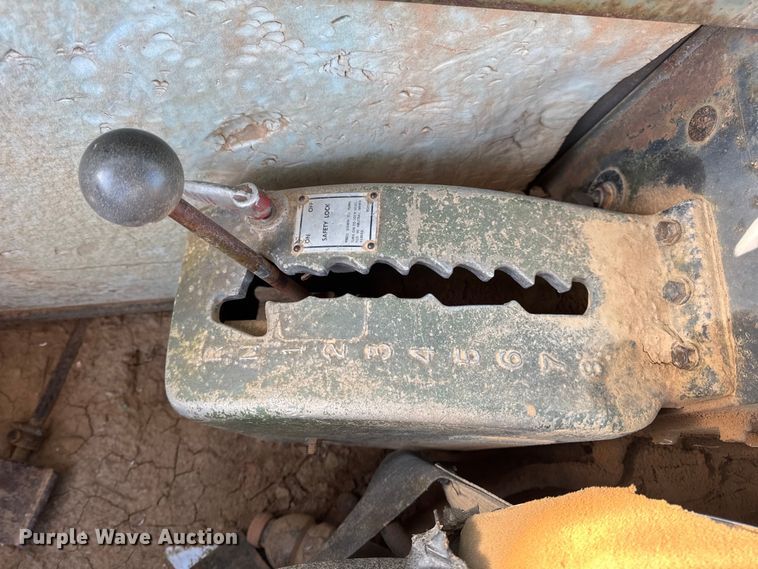 image for item EN0888 1985 Caterpillar 621B conventional scraper 