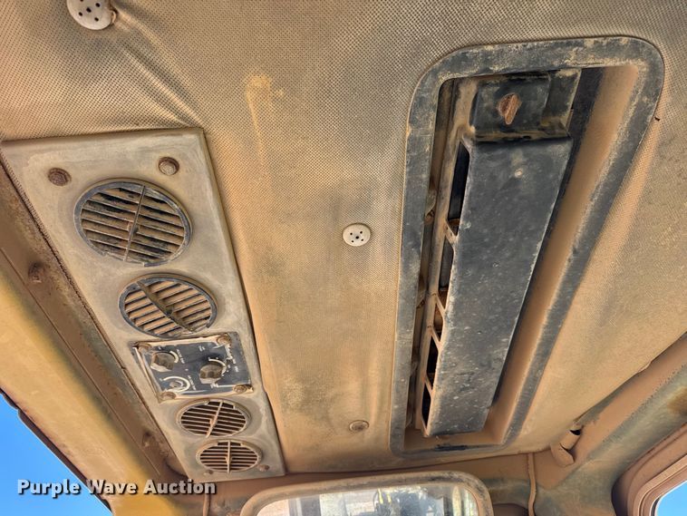 image for item EN0888 1985 Caterpillar 621B conventional scraper 