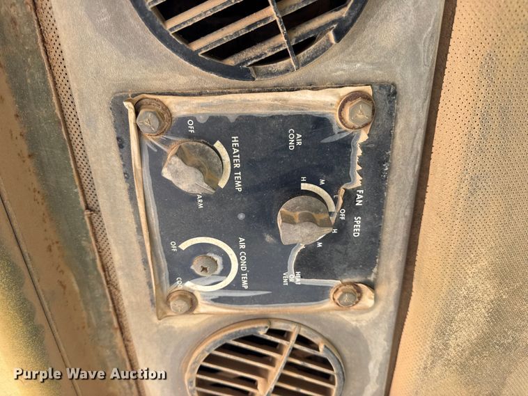 image for item EN0888 1985 Caterpillar 621B conventional scraper 