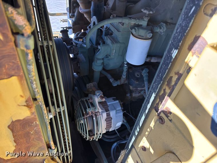 image for item EN0888 1985 Caterpillar 621B conventional scraper 