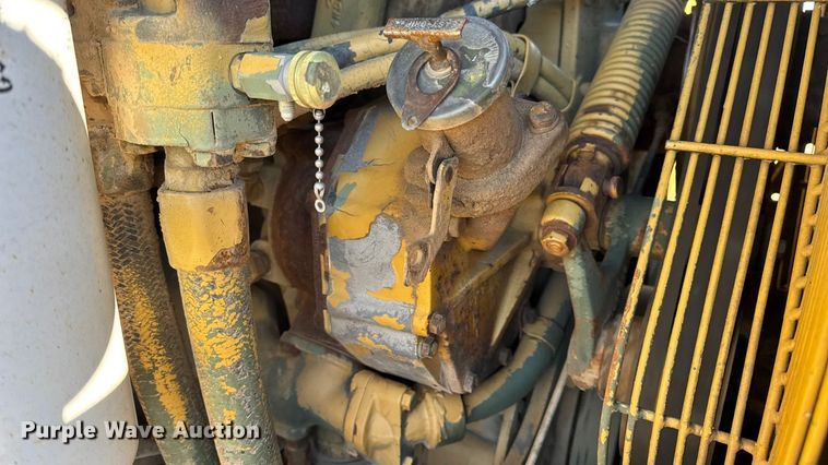 image for item EN0888 1985 Caterpillar 621B conventional scraper 