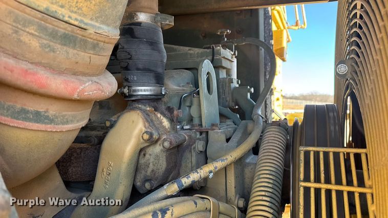 image for item EN0888 1985 Caterpillar 621B conventional scraper 