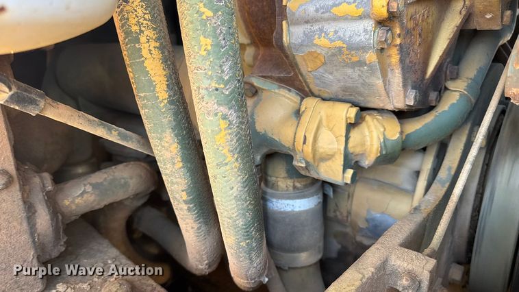 image for item EN0888 1985 Caterpillar 621B conventional scraper 