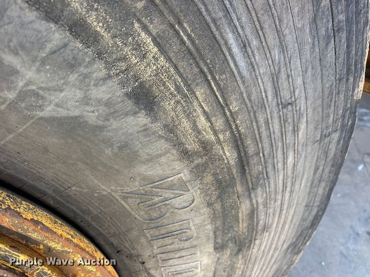 image for item EN0888 1985 Caterpillar 621B conventional scraper 