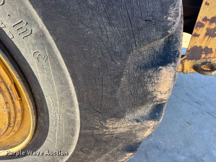 image for item EN0888 1985 Caterpillar 621B conventional scraper 