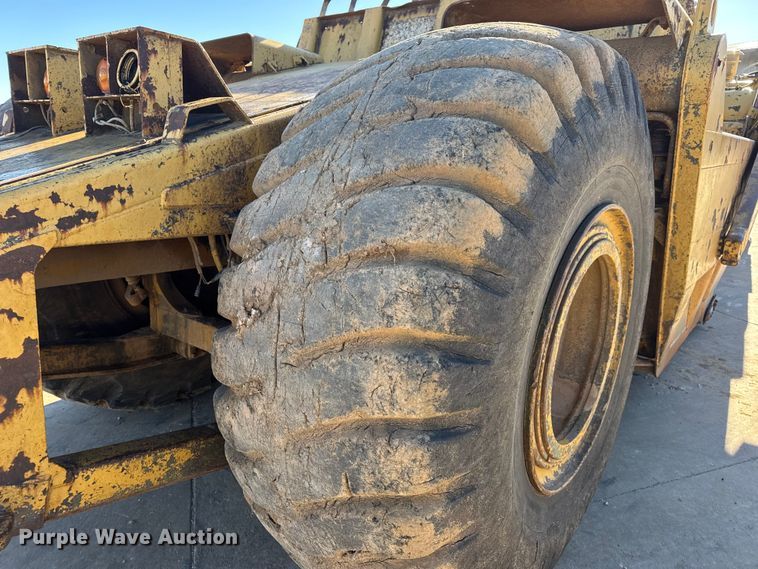 image for item EN0888 1985 Caterpillar 621B conventional scraper 