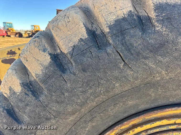 image for item EN0888 1985 Caterpillar 621B conventional scraper 