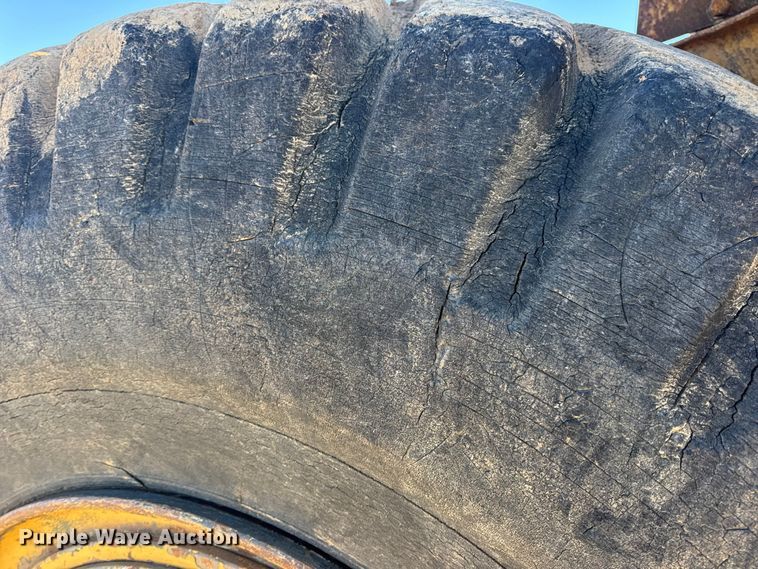 image for item EN0888 1985 Caterpillar 621B conventional scraper 